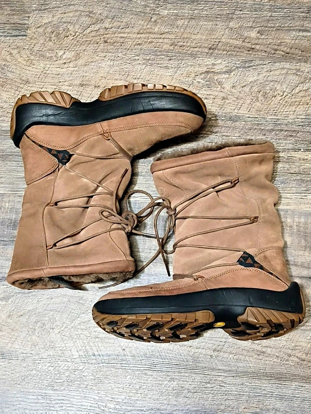 ULU Crow Sherpa Lined Winter Boot Brown Size 8